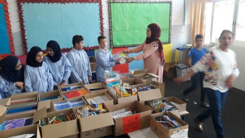 Reception des fournitures par les élèves libanais à la rentrée 2017