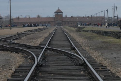 Auschwitz-rampe-2