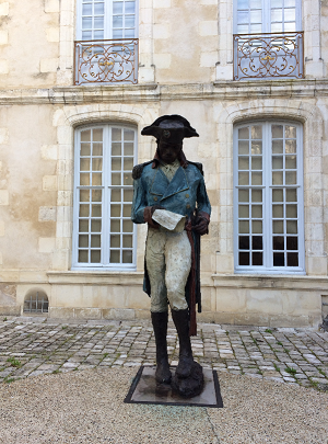 Cour du Musée - Statue de Toussaint Louverture