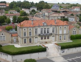Mairie-Ecole de St Amant de Boixe (16)