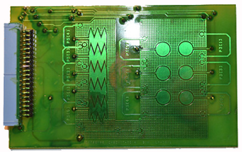 Circuit imprimé d'un ensemble CAPSENSE, slider radial et bouton.