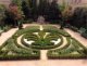 Jardin taillé en fleur de lys et fontaine avec Triton, Hôtel Caumont Aix-en-Provence.