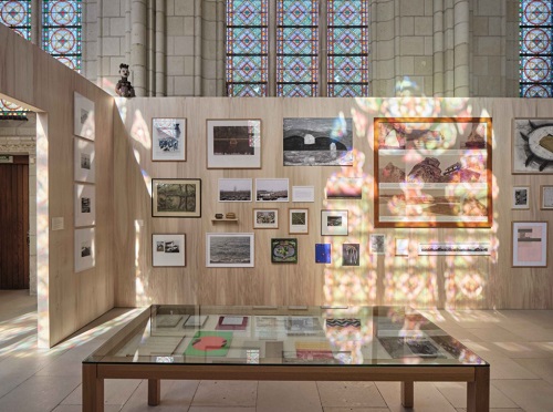 Vue de l'exposition de Dominiques Marchès au centre d'art contemporain Chapelle Jeanne d'Arc de Thouars