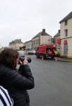eleve_prenant_en_photo_le_camion_de_pompier_que_nous_avons_rencontre_afin_de_s_approprier_les_reglages_et_travailler_le_cadrage