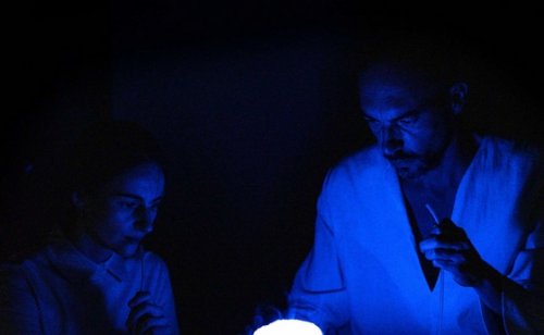 Signal, performance, sculptures de plastique fondu, métal, brumisateurs, 2020