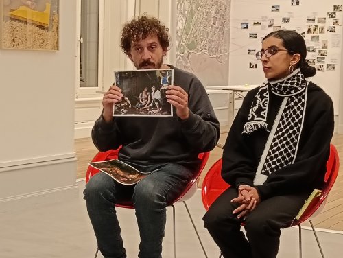 Nadir Bouhmouch et Oumaima Abaraghe, membres de Tizintizwa lors de l'atelier