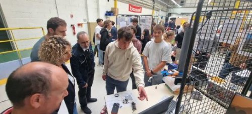 Médaille d'argent : projet de terminale SI du lycée Bernard Palissy avec un projet de surveillance de la qualité de l'air.