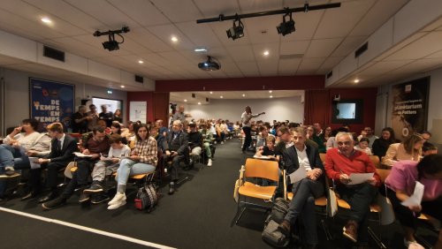 Un public venu en nombre pour la cérémonie de remise des prix