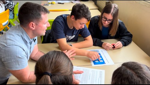 Accompagnement de la réflexion de groupe par l'enseignant de mathématiques Accompagnement de la réflexion de groupe par l'enseignant de mathématiques