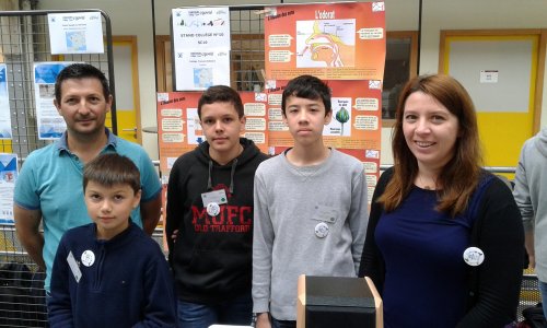 les élèves du collège Rabelais de Poitiers et leurs enseignants pour le projet "l'illusion des sens"