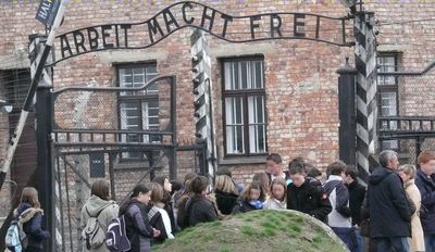 eleves-Auschwitz2